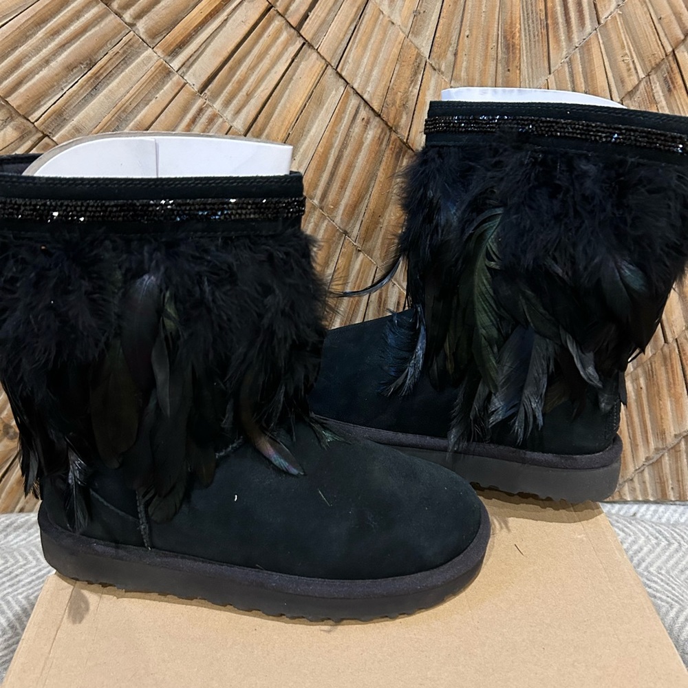Ugg W. Classic Short Peacock Uggs. Women’s Sz. 7 (Used)
